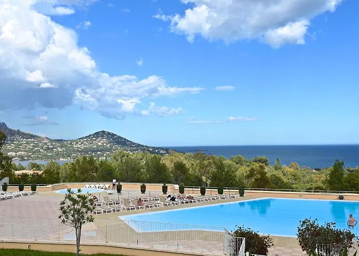 Apartment Le Village - E1 208 By Interhome Saint-Raphaël